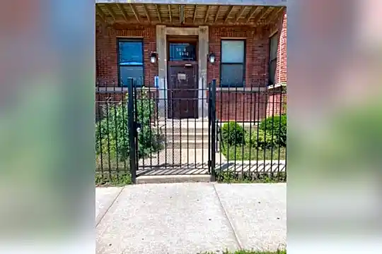 5840 S Calumet Ave #1 Photo 1