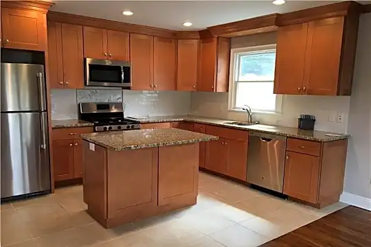 32 N Washington Ave #1 Photo 1