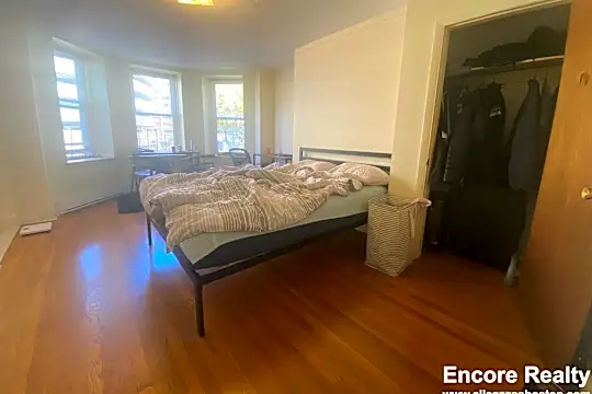 32 Westland Ave Photo 1