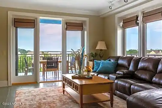 4425 Arendell St #301 Photo 2