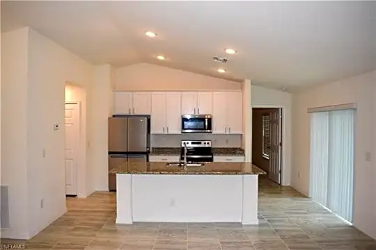1749 Japan St Photo 2