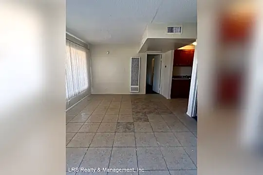 1678 Scott Ave Photo 2