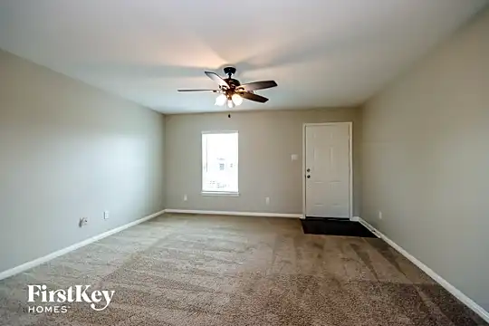 8015 Crustacean Road Photo 2