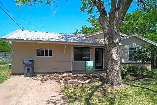 1600 Longview St Photo 1