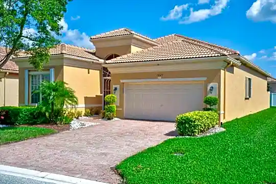 15323 Fiorenza Cir Photo 2
