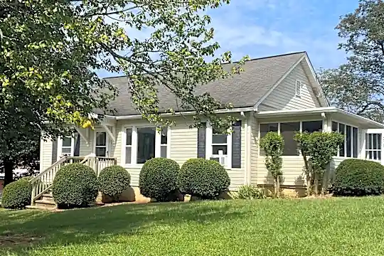 1318 Salem Rd