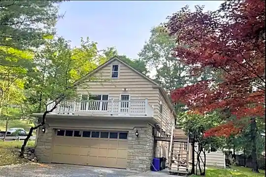 185 Goffle Hill Rd Photo 1