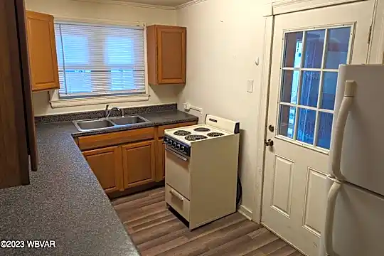 1606 High St Photo 2