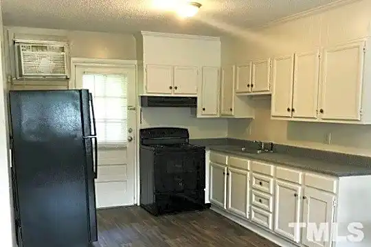 1400 Creech Rd #9 Photo 2