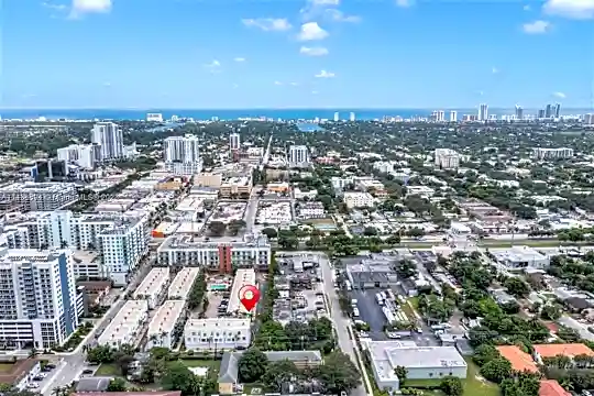 2138 Van Buren St #601 Photo 2