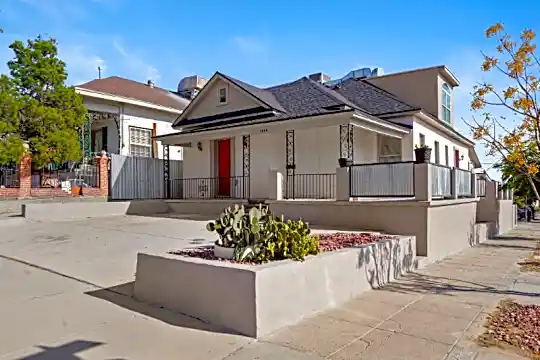 1400 Arizona Ave Photo 1