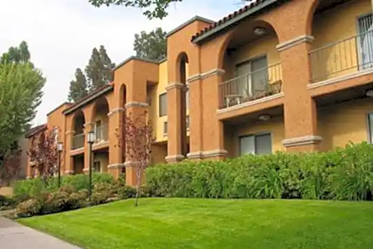 Estancia Apartment Homes Photo 1