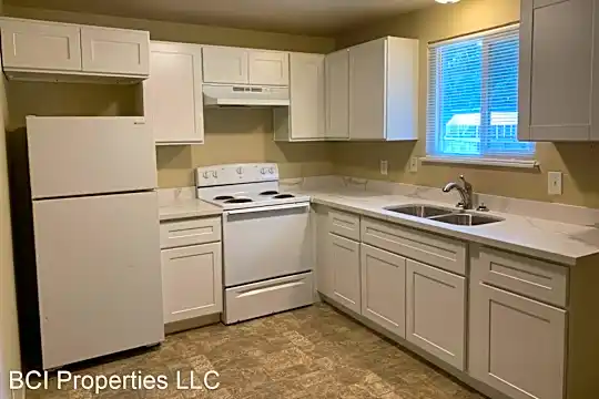 1122 Neil St NE Photo 2
