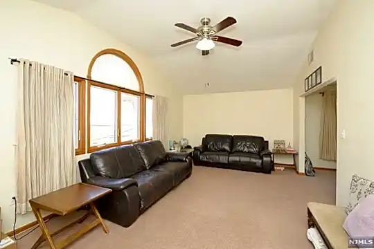85 Feronia Way #2 Photo 2