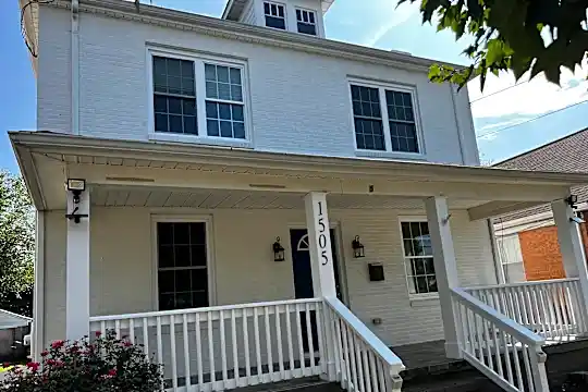 1505 Charles St Photo 1