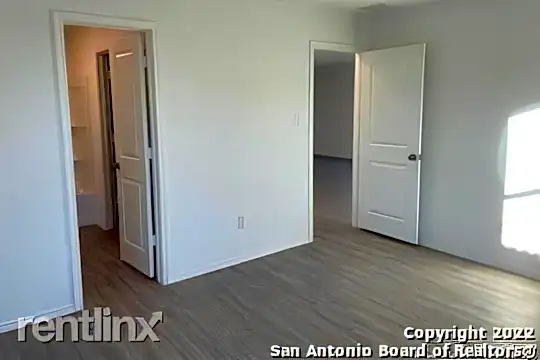 5819 Antonio Pl Photo 2