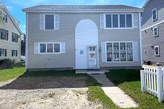 339 Woodstock St Photo 2