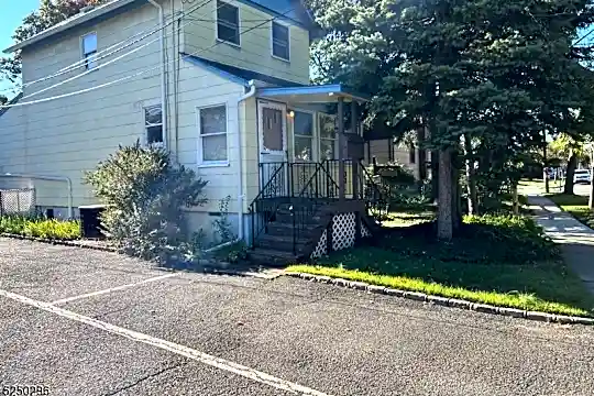 308 Clinton St Photo 2
