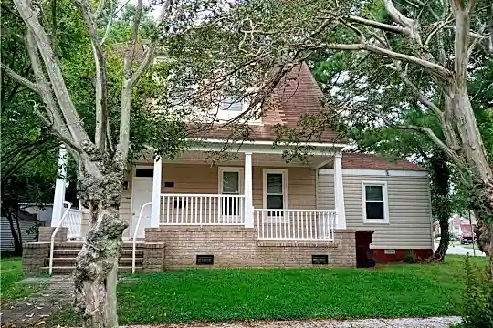 904 D St Photo 1