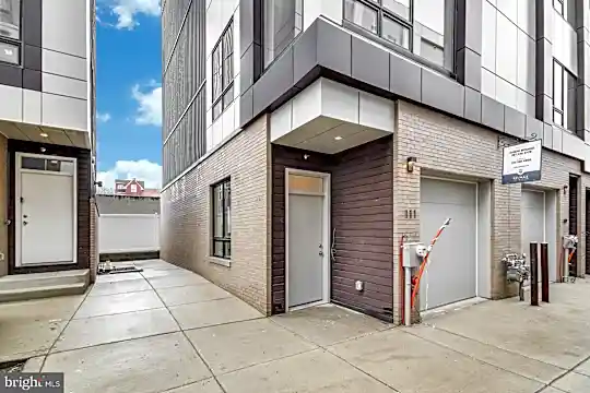 113 Olive St Photo 2