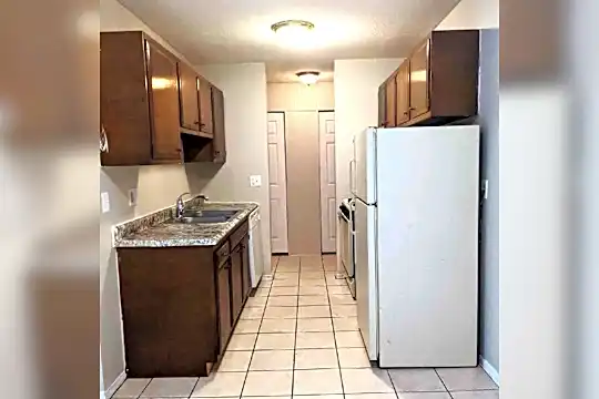 8312 Zane Ave N Photo 2