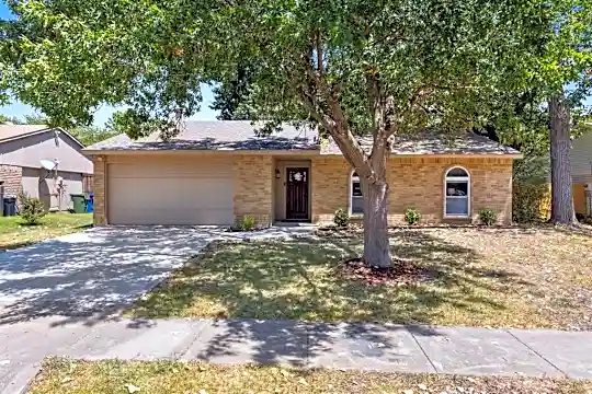 5718 Ridgecove Dr Photo 2