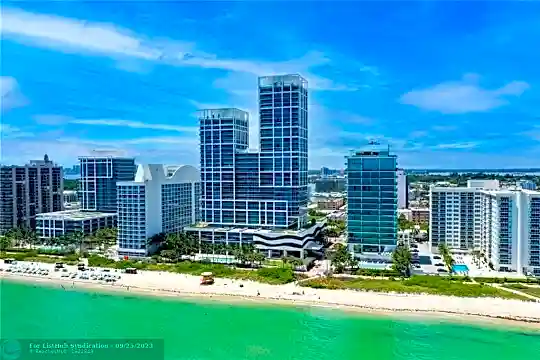 6801 Collins Ave #LPH08 Photo 1