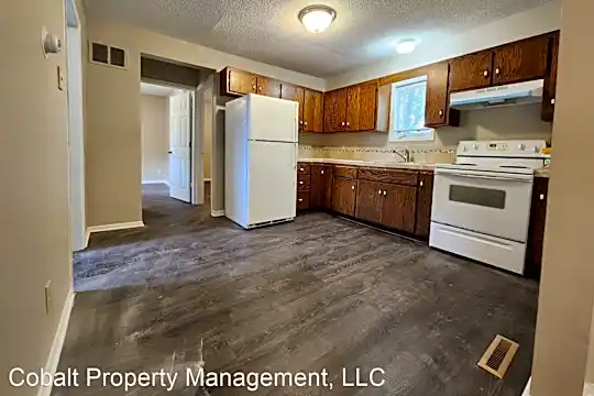 2900 Queen Ave N Photo 2