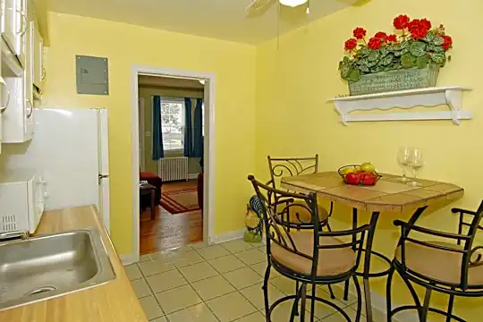 Baybrook Village Photo 2