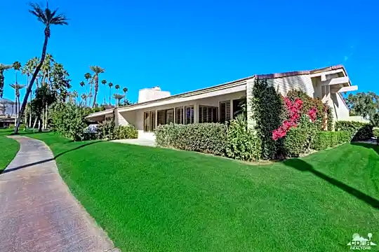 75577 Desert Horizons Dr Photo 2