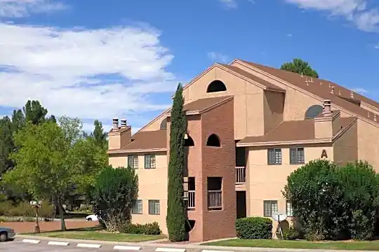 Desert Pointe Photo 1
