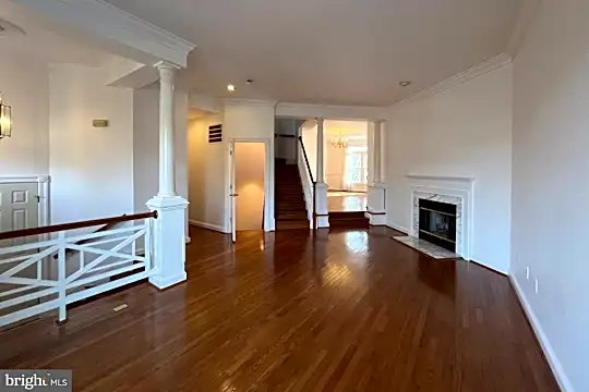 2153 Wolftrap Ct Photo 2