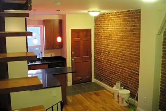 45 Sussex St Photo 2