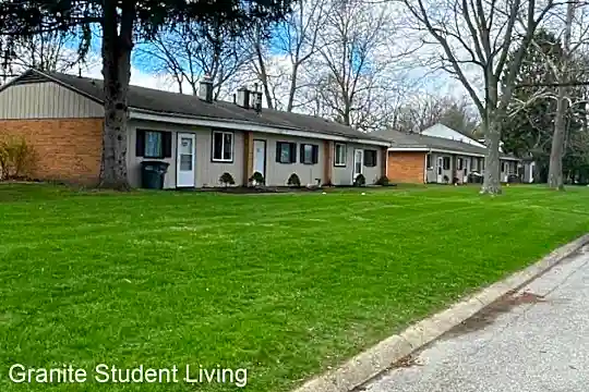 905 Princess Dr Photo 1