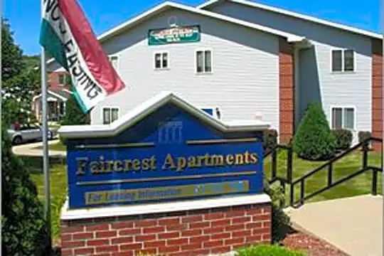 Faircrest Apartments Photo 2