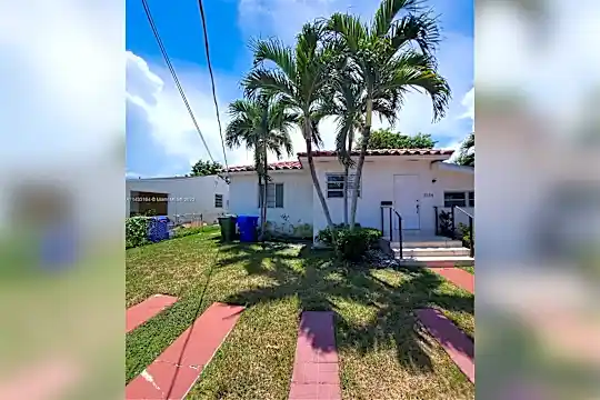 3134 SW 25th Terrace Photo 1