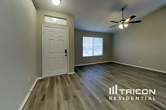 9224 W Michelle Drive Photo 2
