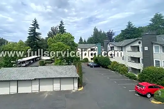 17624 1st Ave S Photo 1