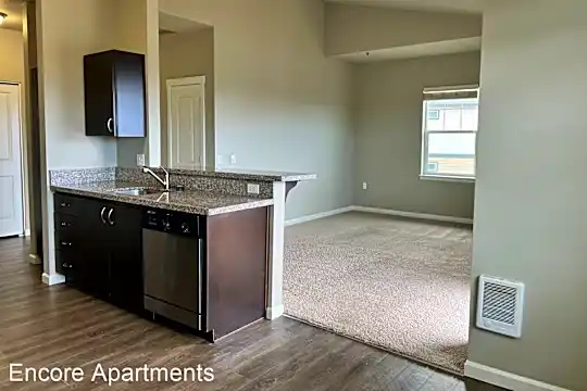5851 Reed Ln SE Photo 2