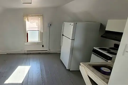 304 Elm Ave Photo 2