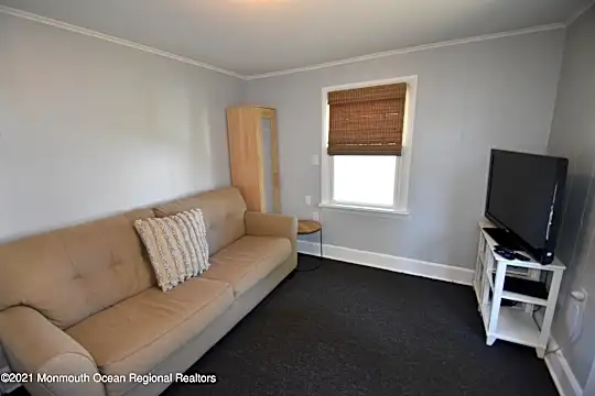 1733 J St #B Photo 1