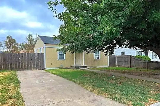 4609 S Travis St Photo 1