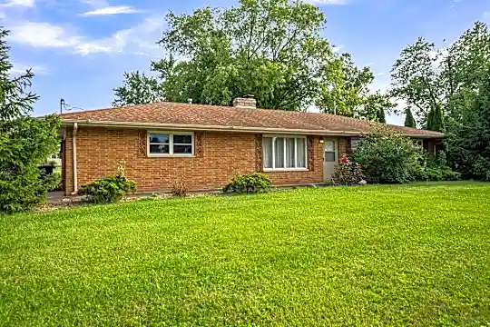 1114 E Goldspur Dr Photo 1