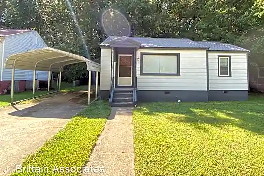 2009 Thomas Ave Photo 1