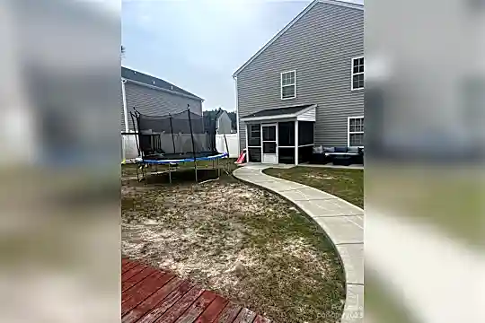 305 Battery Way Photo 2