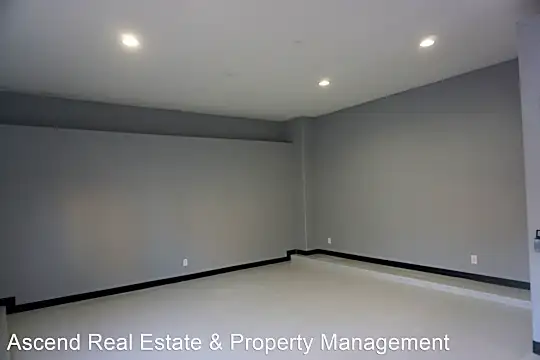 2925 Park Way Photo 2
