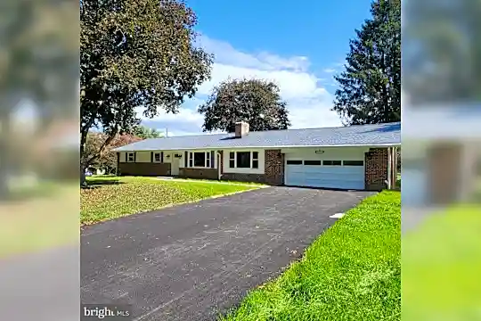 5523 Strawbridge Terrace Photo 1