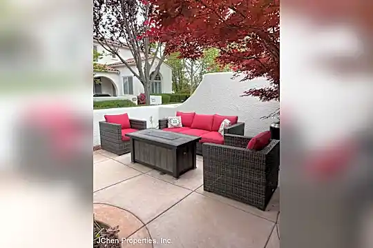 2227 Amaryllis Cir Photo 1