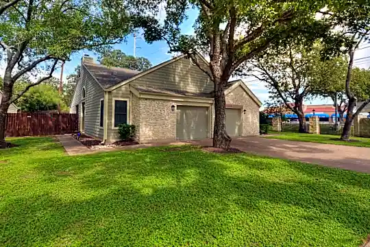 Ranchstone Garden Home Apartments Photo 1