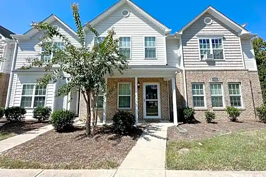 688 Cairn Cir Photo 1